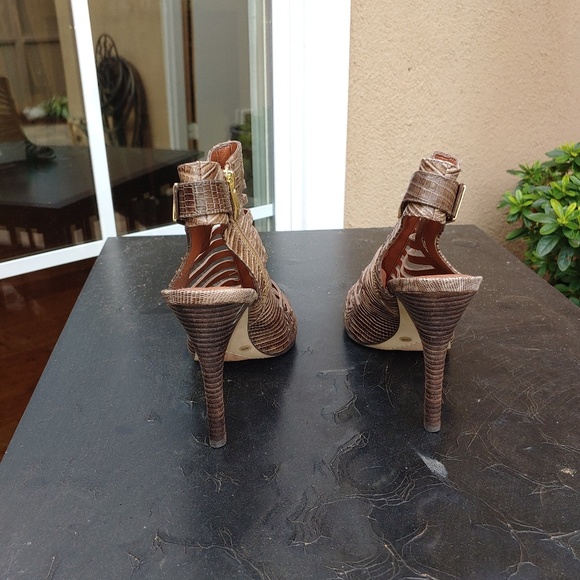 Vince Camuto Shoes - Picture 3 of 3